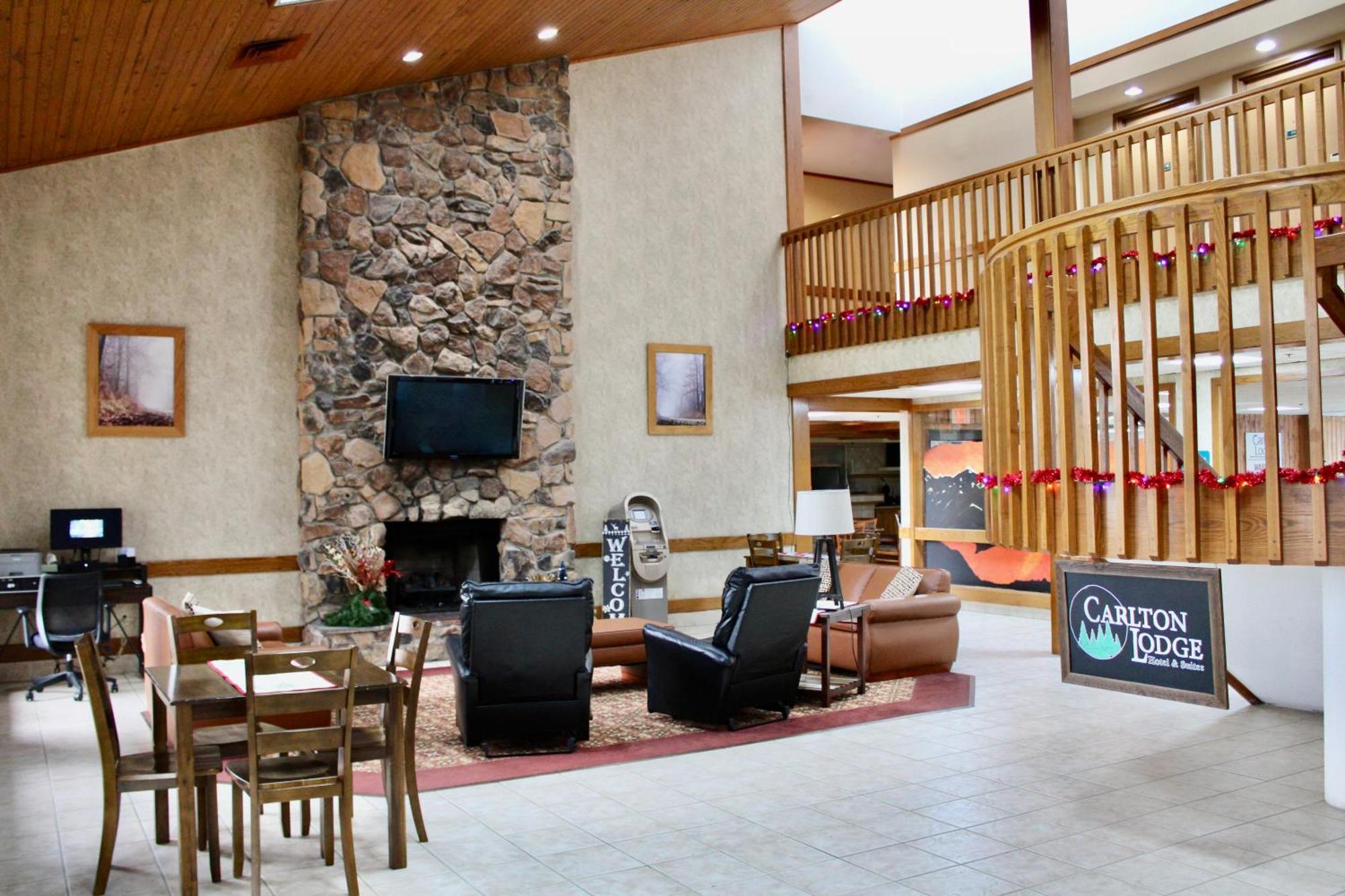 The Carlton Lodge Adrian Bagian luar foto