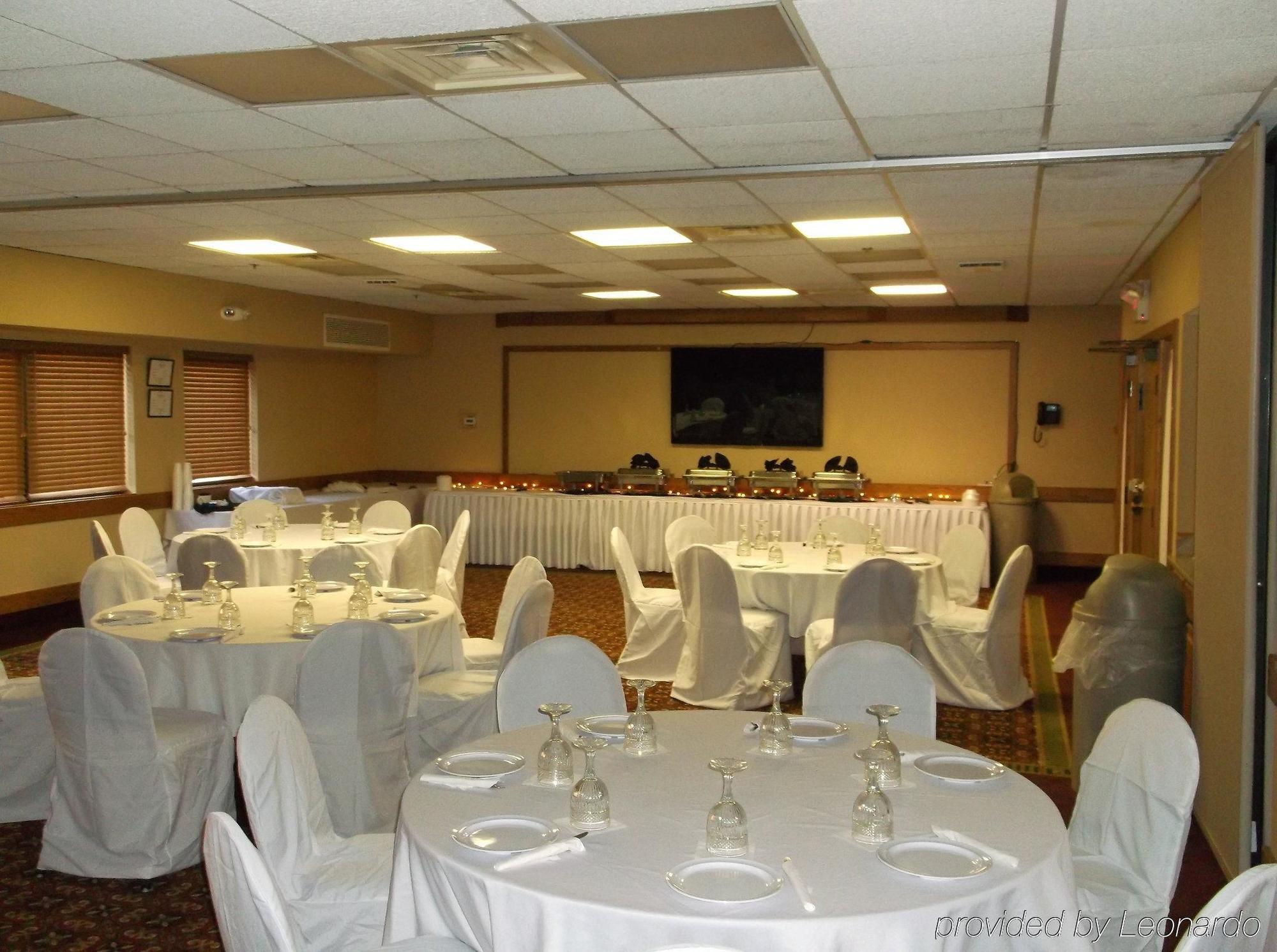 The Carlton Lodge Adrian Restoran foto