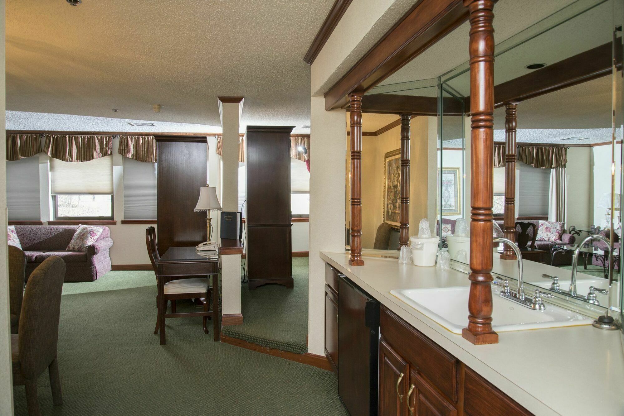 The Carlton Lodge Adrian Bagian luar foto